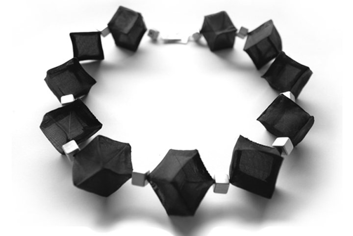 Chiara Scarpitti necklace cubes nera low